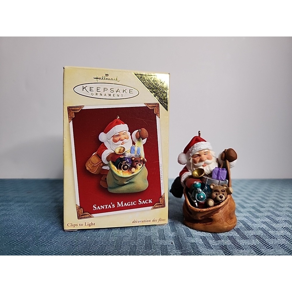 Hallmark Keepsake 2005 Santa's Magic Sack VIP Gift Ornament Tracy Larsen Light